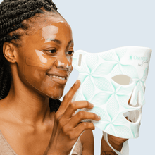 Load image into Gallery viewer, Omnilux - Hydrogel Facial Mask