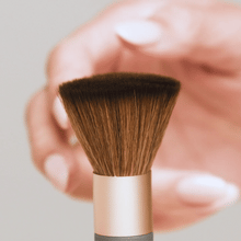 Load image into Gallery viewer, Jane Iredale - Pro Series: The Handi™ Brush