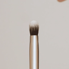 Load image into Gallery viewer, Jane Iredale - Pro Series: Fluffy Eye Brush