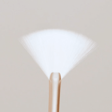 Load image into Gallery viewer, Jane Iredale - Pro Series: Fan Brush