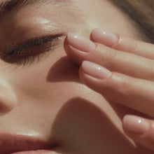 Load and play video in Gallery viewer, NUDA - Bronzing Glow Drops 30ml